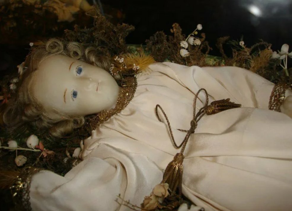 Куклы похоронили