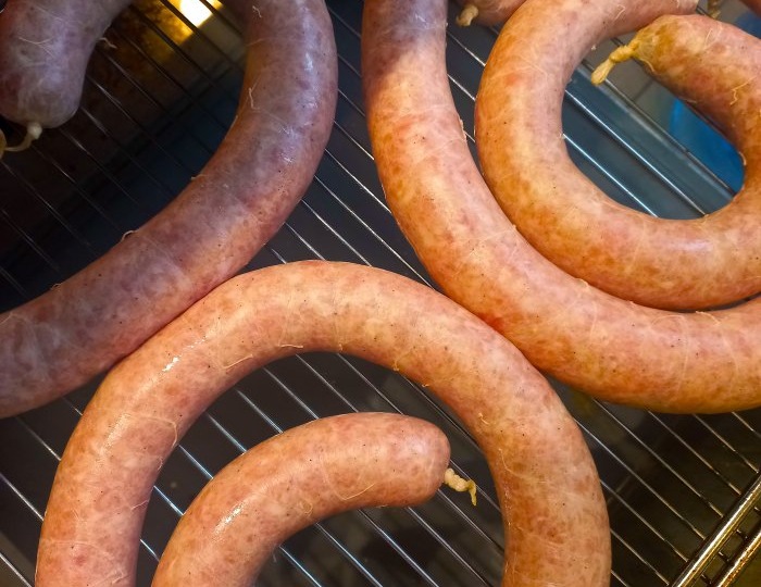 Натуральная колбаса в духовке: простой рецепт