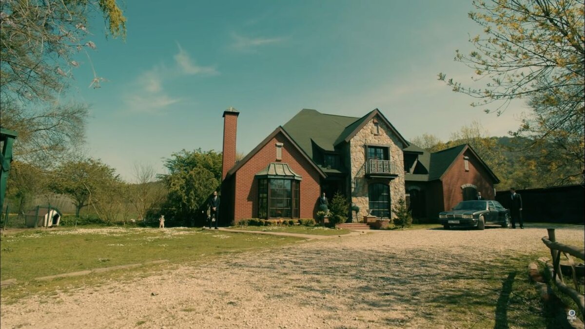 Дом Бехрама Адевара из сериала «Ворон», Турция, 2019 год