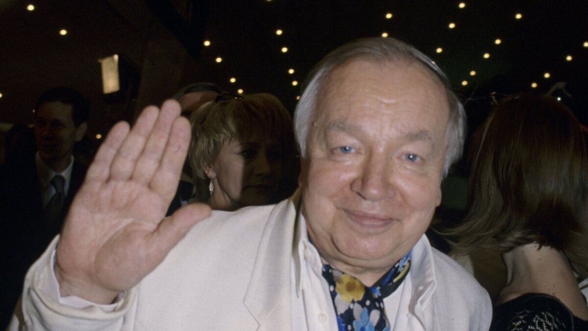 Андрей Вознесенский, источник Яндекс картинки.