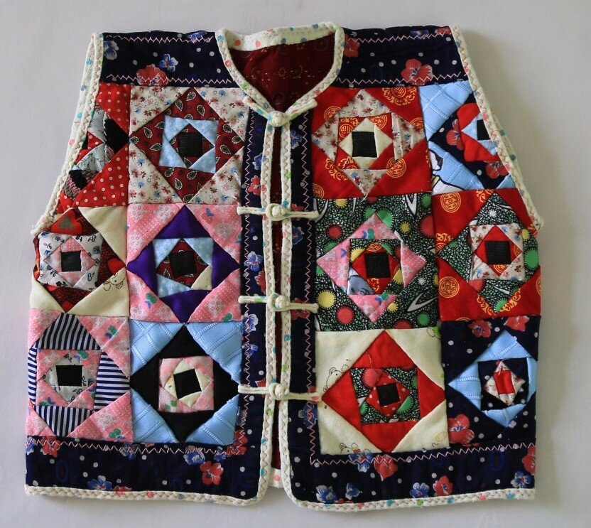 Пример современного жилета байцзяи.