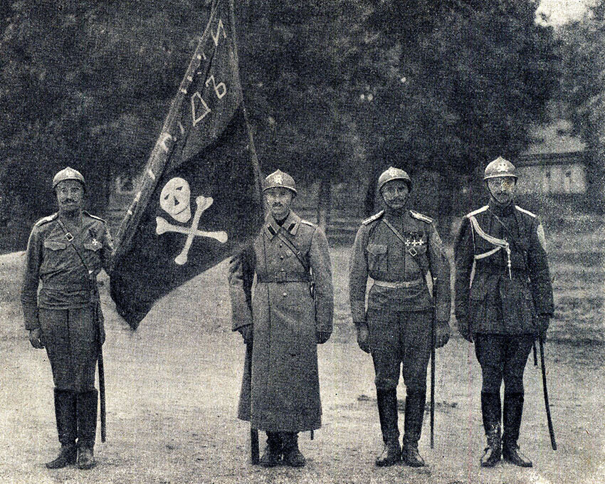 Сокол первая мировая. Корниловский ударный полк. Корниловский ударный полк 1917. Знамя Корниловского ударного полка. 1-Й Корниловский ударный полк.