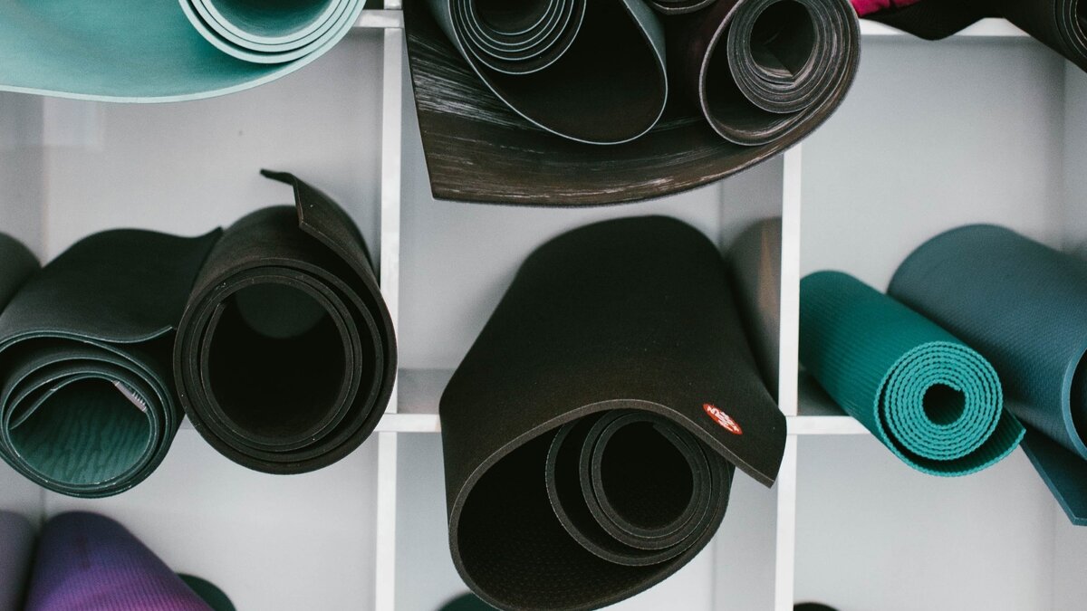     Вероломное нападение хулиган совершил в четыре утра.