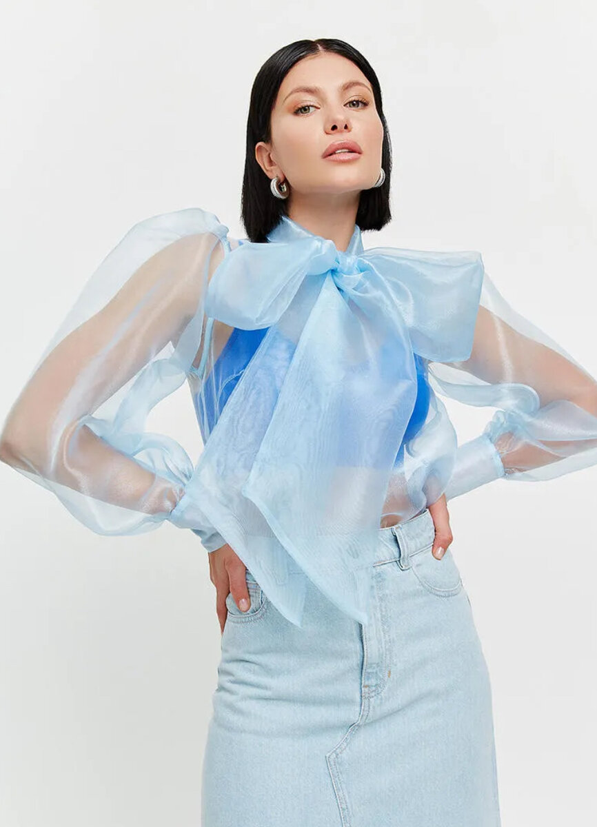 Голубая блуза 