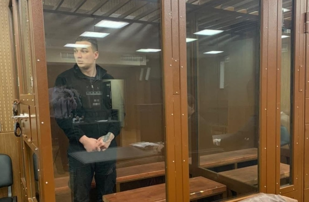 Пранкер Эдвар Бил в суде после громкого случая.
