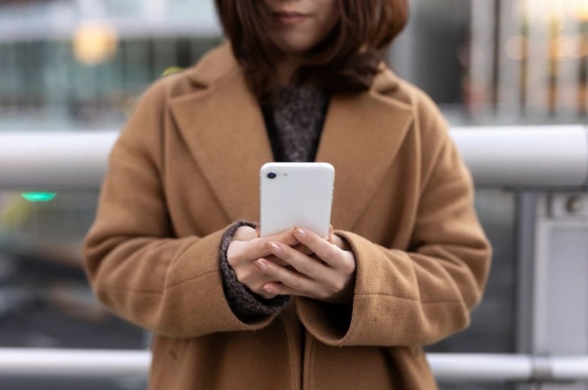    В Петербурге 20-летний мошенник выманил у старушки 500 тысяч рублей