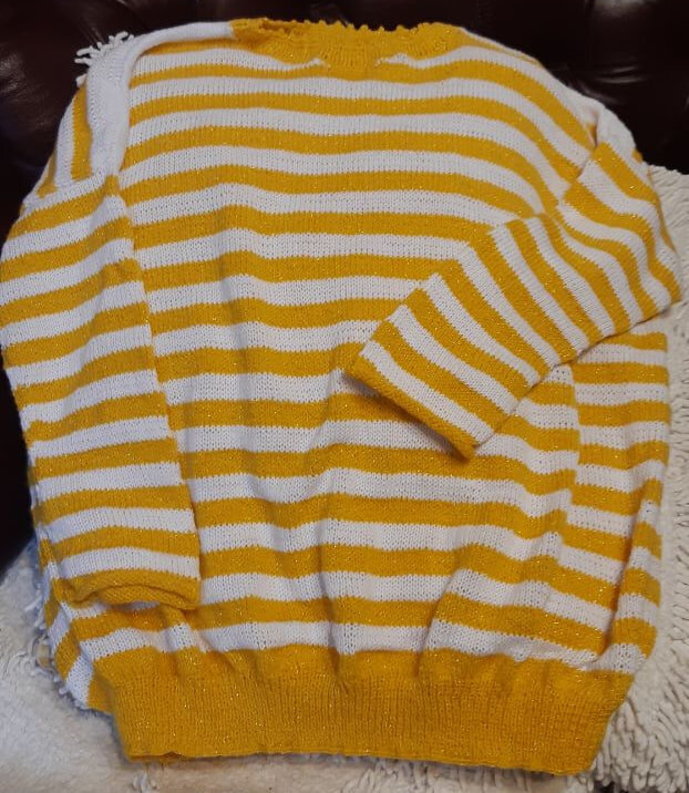 низ:  резинка спицами  1х1.