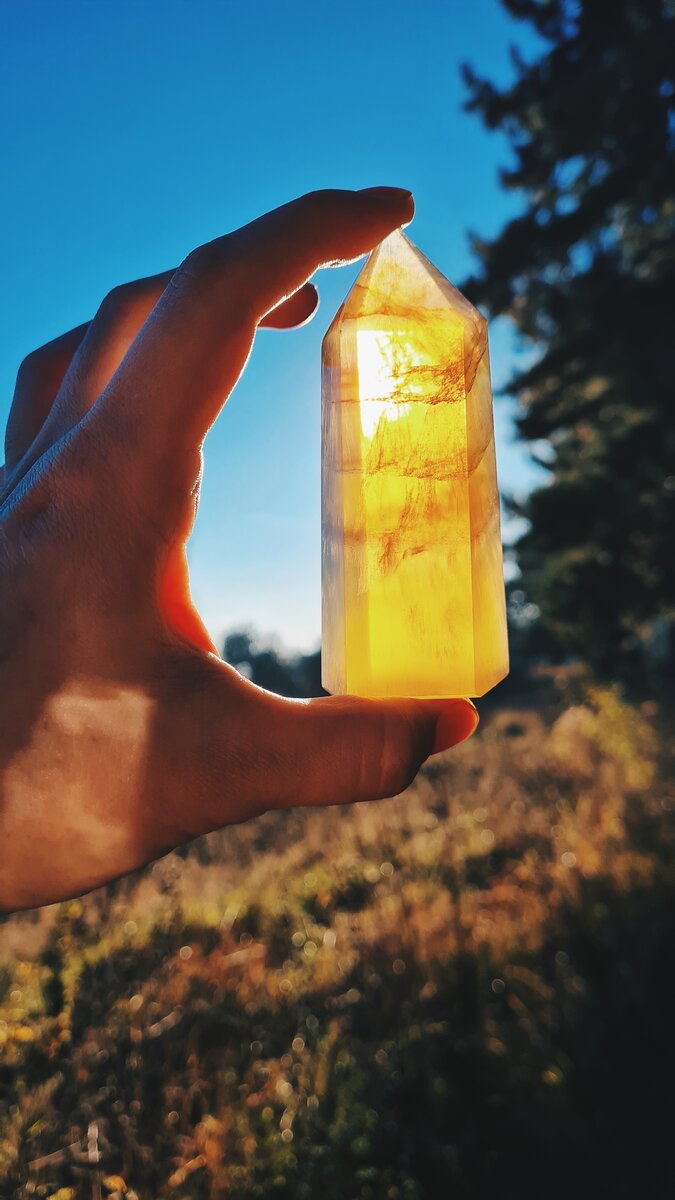 Медовый флюорит