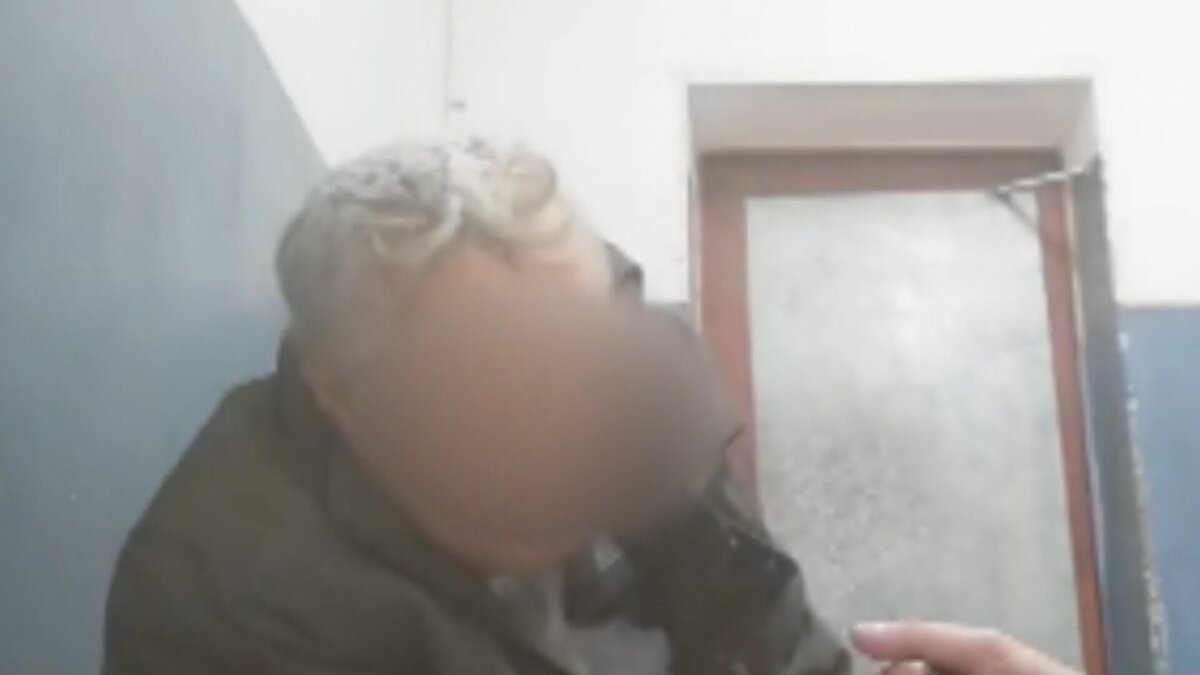     В Саяногорске пьяный 62-летний водитель Lada Niva устроил гонку с полицейскими — на допросе он уверял, что просто не слышал сигналов об остановке.