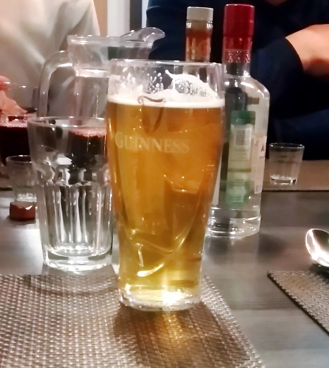 Пиво из разливаек отлично сочетается с водочкой (ирония).