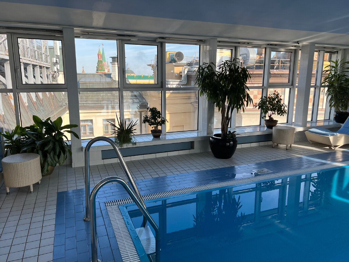 Бассейн с эксклюзивными видами