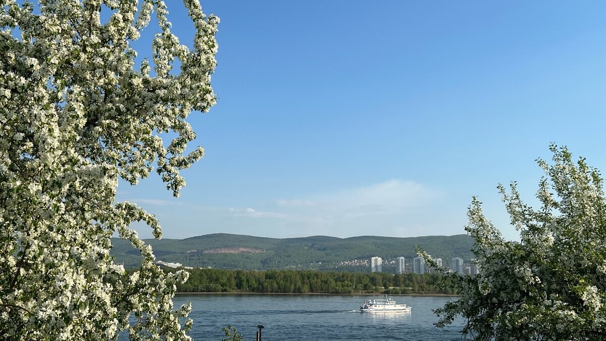     В выходные прогнозируют теплую погоду. Однако без дождей не обойдется.