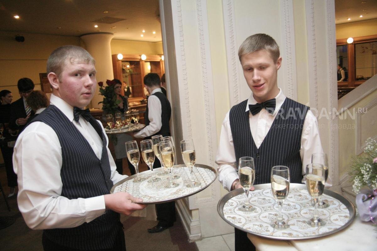    Народ в официантах не задерживается Анастасия Прибутковская