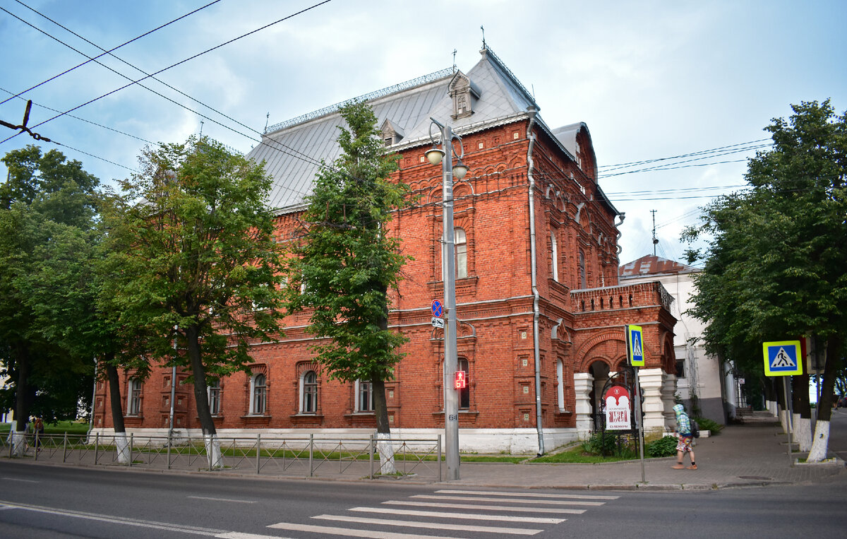 Владимир: места, которые обязательно нужно посетить в этом городе. История  и архитектура Владимира | Индустриальный турист | Дзен