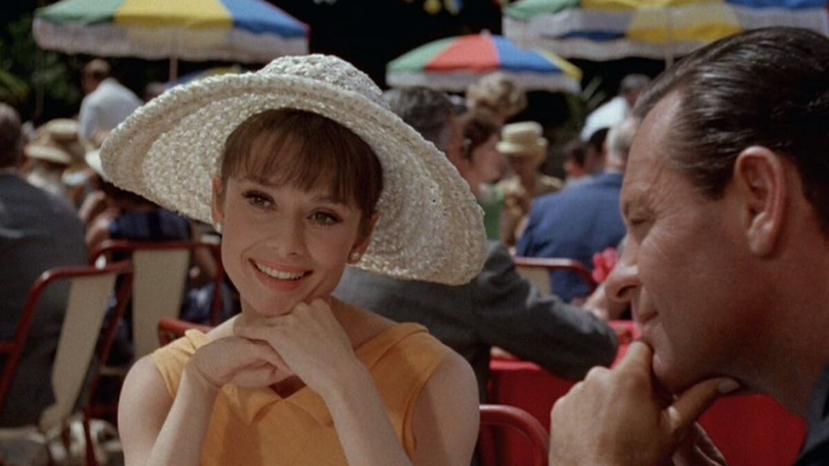 Кадр из фильма "Париж, когда там жара" (1964)