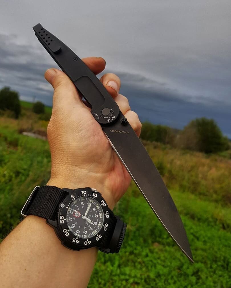 Стилетообразный нож. Нож дарк. Dark Talon.