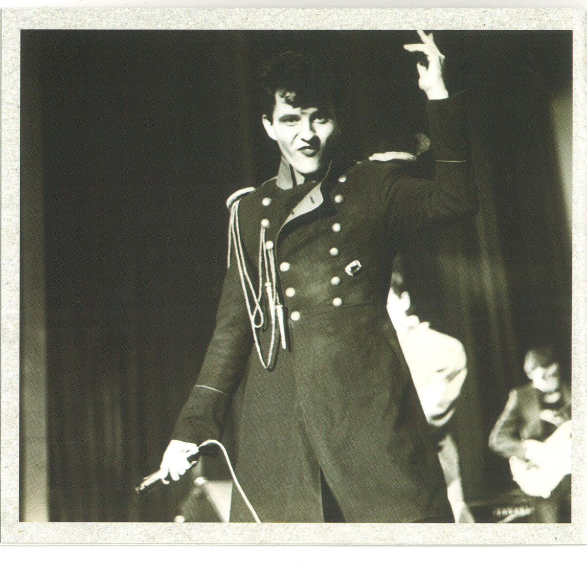                                                      Тот самый мундир... 