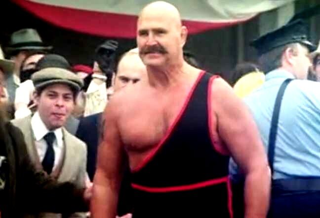 Неподражаемый "мистер поцелуй": соперник Джеки Чана из фильма "драка в Бэттл Крик. Что это за человек?