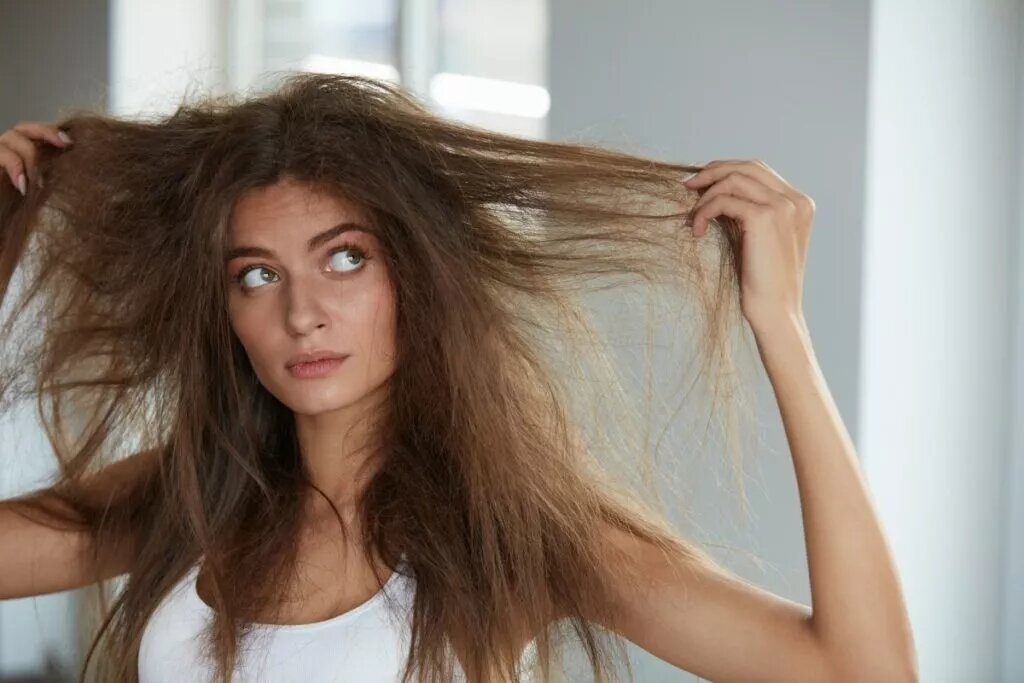 Что делать, чтобы волосы не пушились: ТОП лучших советов на все времена |  Beauty HUB | Дзен