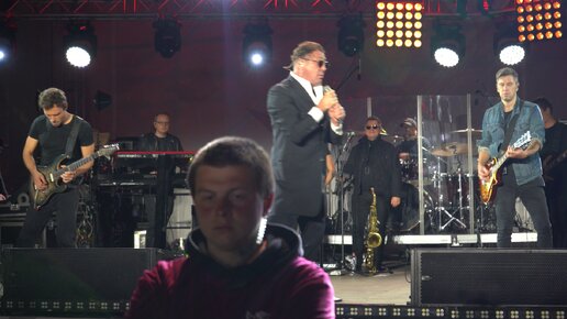 Исполнение песни Григорием Лепсом на концерте в Подмосковье