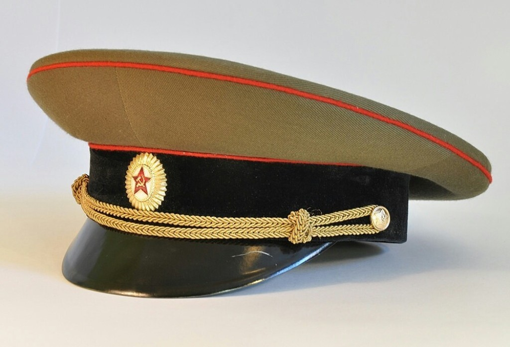 Офицерская фуражка времен СССР 