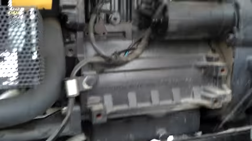 Мотор "Lombardini LDW1603/B3" мощностью 36 лошадиных сил