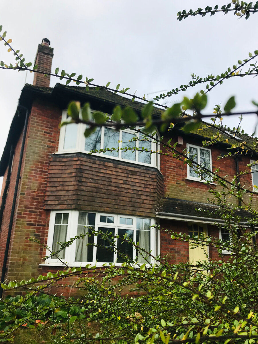 Половинка дома, которому предстоит грандиозный ремонт. Фотография из личного архива. 