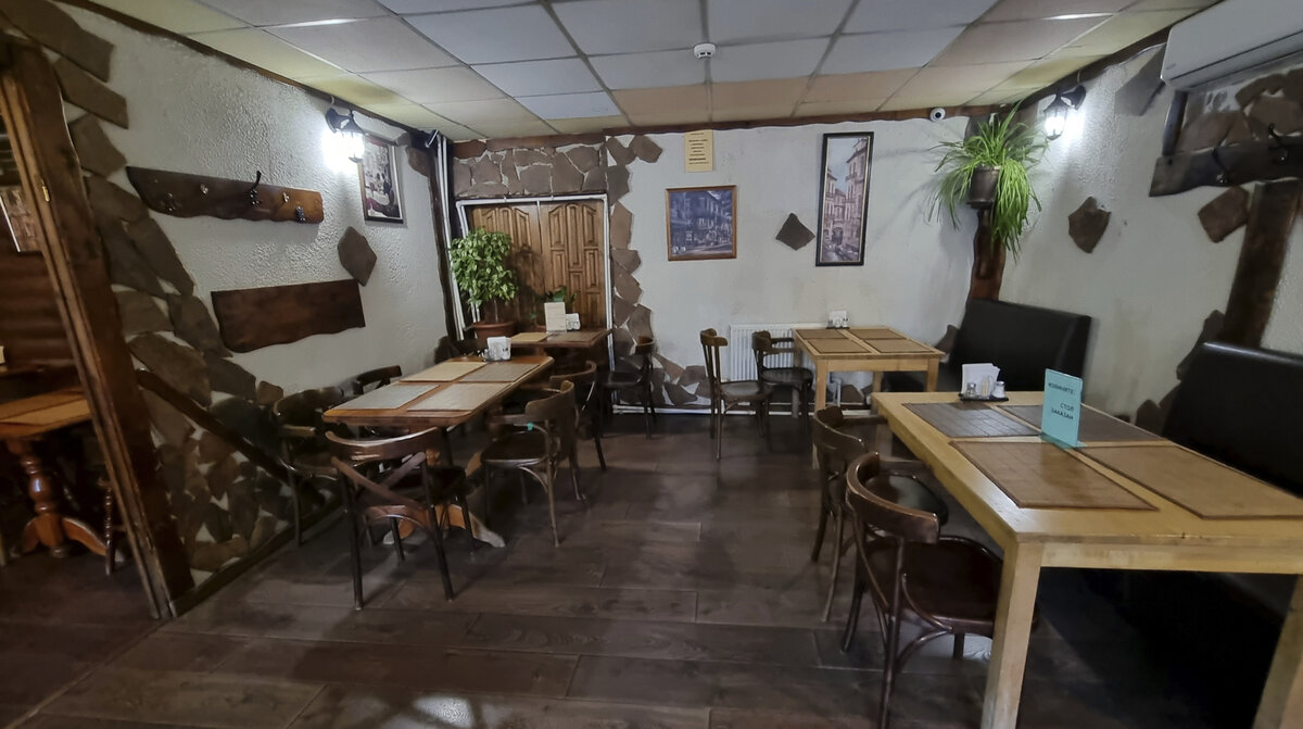 "Чебуречная", интерьер второго зала