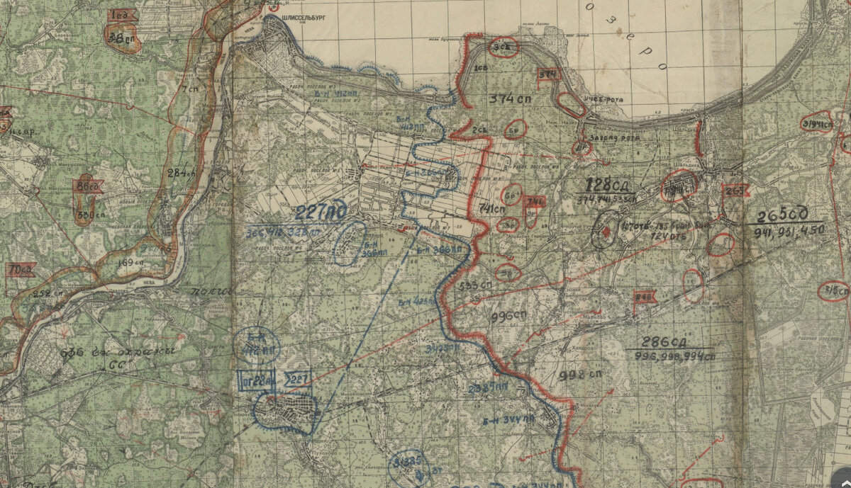 Карта обстановки для 227-й ПД на её Невском и Восточном рубежах, т.е. наш Ленинградский фронт они называют в журнале Newa-front (Невский фронт/Невский рубеж), а наш Волховский фронт - Ost-front (Восточный фронт/Восточный рубеж). Эта карта по состоянию на 17.08.42