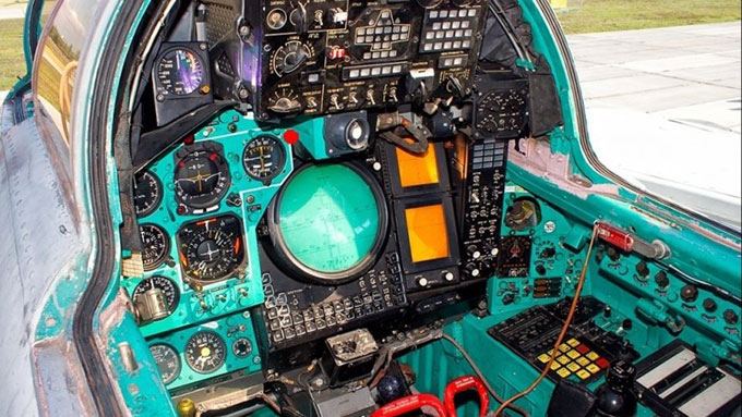 Из кабины истребителя в воздухе (41 фото)