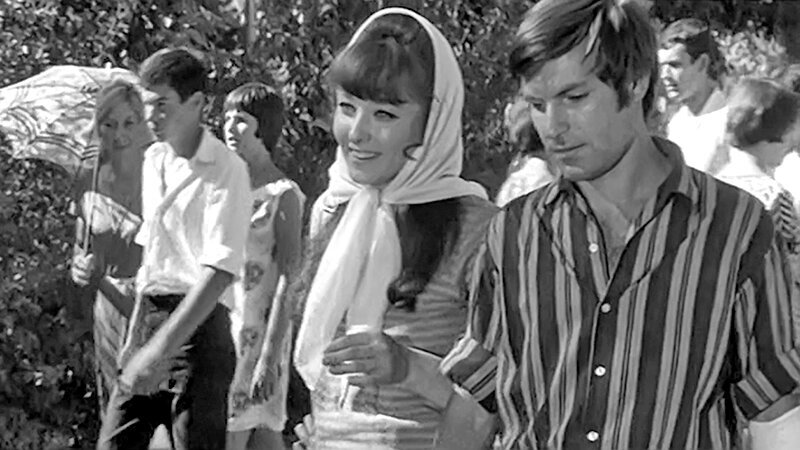 Кадр из фильма "Влюбленные" взят для иллюстрации из Яндекс Картинки. 