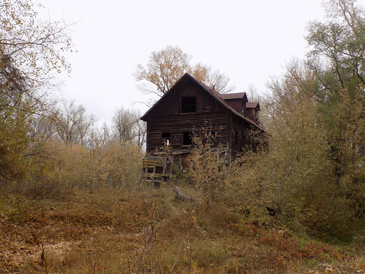 Здание старинной мельницы.