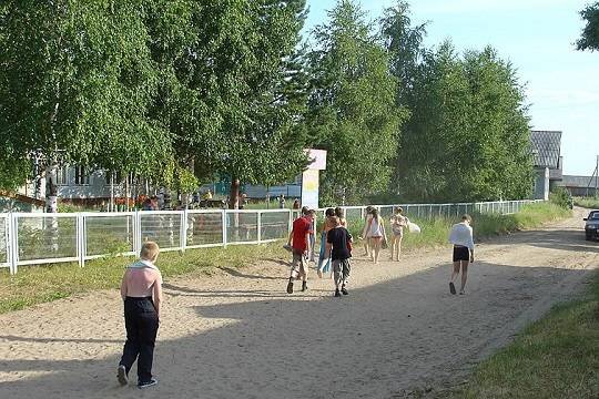    В России предложили исполнять государственный гимн в детских лагерях