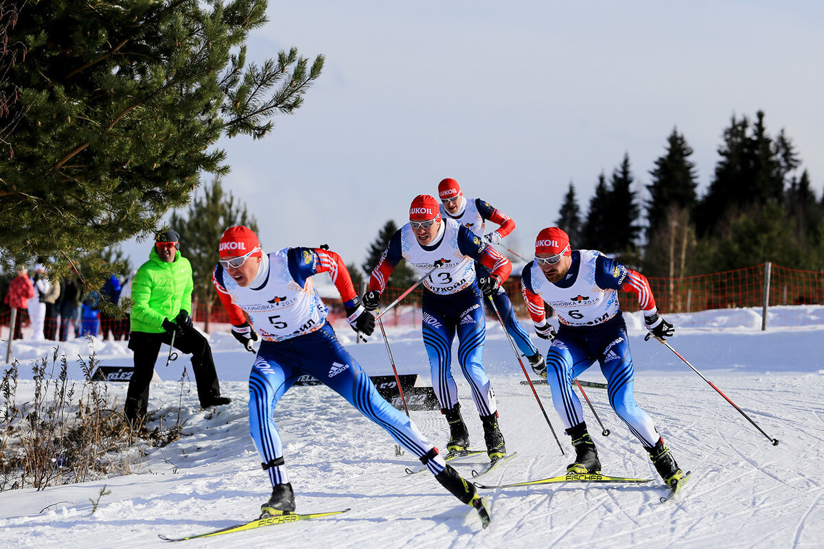 Skiing sport ru. Лыжные гонки. Спорт лыжные гонки. Лыжные соревнования. Лыжи соревнования.