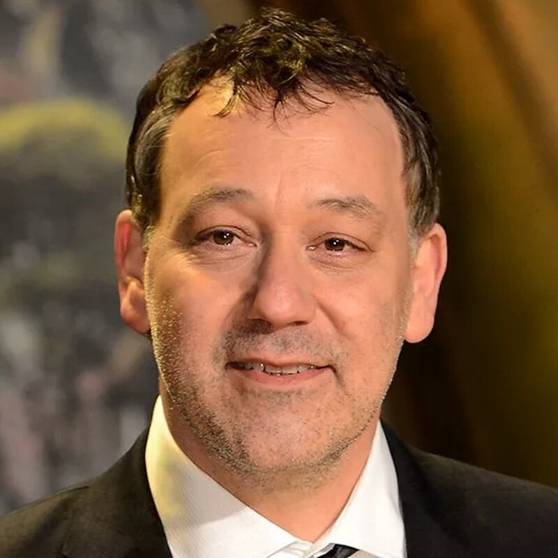 
Сэм Рэйми:«На самом деле мы так и хотели — сделать этот момент смешным. Это то, как неудачник Питер Паркер представляет, каково это — быть злым. Но он настолько забитый, что представляет себе это именно так. И это не совсем зашло аудитории. Но это именно то, что мы хотели показать. Я удивлен... Я рад, что люди сочли это забавным! Мы так и хотели».