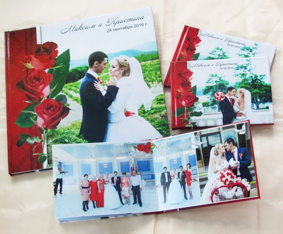 Свадебная фотокнига-премиум 30х30  в декоративном оформлении в тон букету невесты, и минибуки 18х13 для родителей и близких.