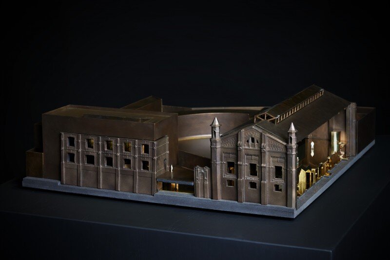 Архитекторы рассказали об этапах работы и представили 3D-модели и визуализации будущих зданий и пространств, а также макет Центра современного искусства, созданный Мицей Мучиарелли, известной художницей в области макетирования и основательницей Atelier Misto.