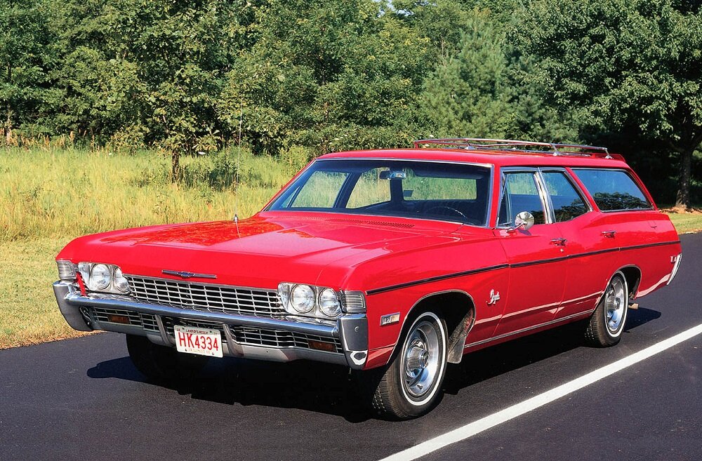 Комплектующие двигатели:

Название

Объем мотора

Количество цилиндров

Мощность

427 CID Турбо	7 литров	8, V-образный	335 л.с.
250 CID Turbo	4 литра	6, рядный	155 л.с.
307 CID Турбо	5 литра	8, V-образный	200 л.с.
283 CID Turbo	4.64 литра	8, V-обр.	195 л.с.
396 CID Турбо	6.5 литров	8, V-образный	265 л.с.
327 CID Turbo	5.4 литра	8, V-обр.	250 л.с.
409 CID Турбо	6.7 литра	8, V-образный	340 л.с.
С коммерческой точки зрения это поколение было исключительно успешным — в 1965 году продали более 1 миллиона таких автомобилей, что является абсолютным рекордом для автомобиля класса fullsize.

«Заряженная» версия Импалы — SS427 (SS = Super Sport), она получила самый большой двигатель в третьем поколении Импал (427 335bhp-425bhp Turbo Jet V8), была двухдверной и стоила в те времена больше $5000, что делало ее одним из самых дорогих автомобилей того времени (ни одна другая Импала по стоимости не могла сравниться с SS427), а единственным, что отличало по внешности SS427 от обычных «семейных» Импал были значки «SS» и «427» на багажнике и крыльях. Импала SS считается машиной, которая открыла эпоху мускул-каров.