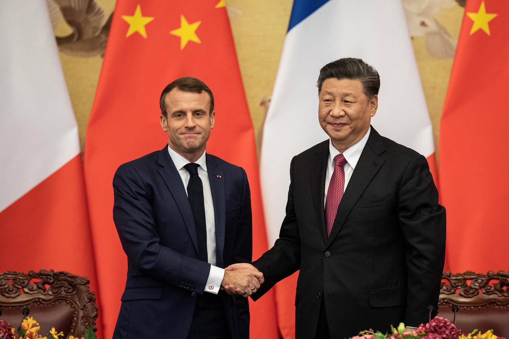 Франция, вслед за Англией, решила вернуть былое величие, только путем ссоры с Китаем?1