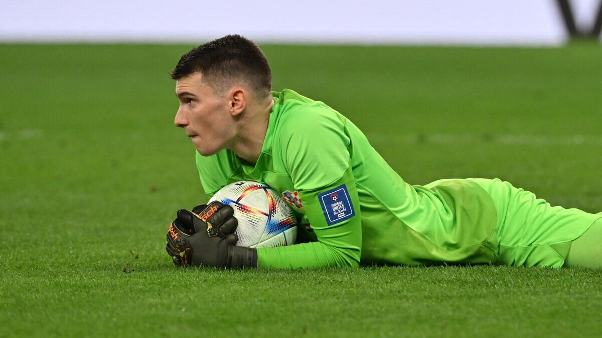    Голкипер сборной Хорватии Доминик Ливакович© AFP 2022 / NELSON ALMEIDA