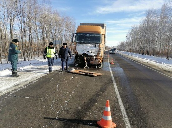     В Еврейской автономии погибли два человека при столкновении КАМАЗа и легкового авто ФОТО: прокуратура ЕАО