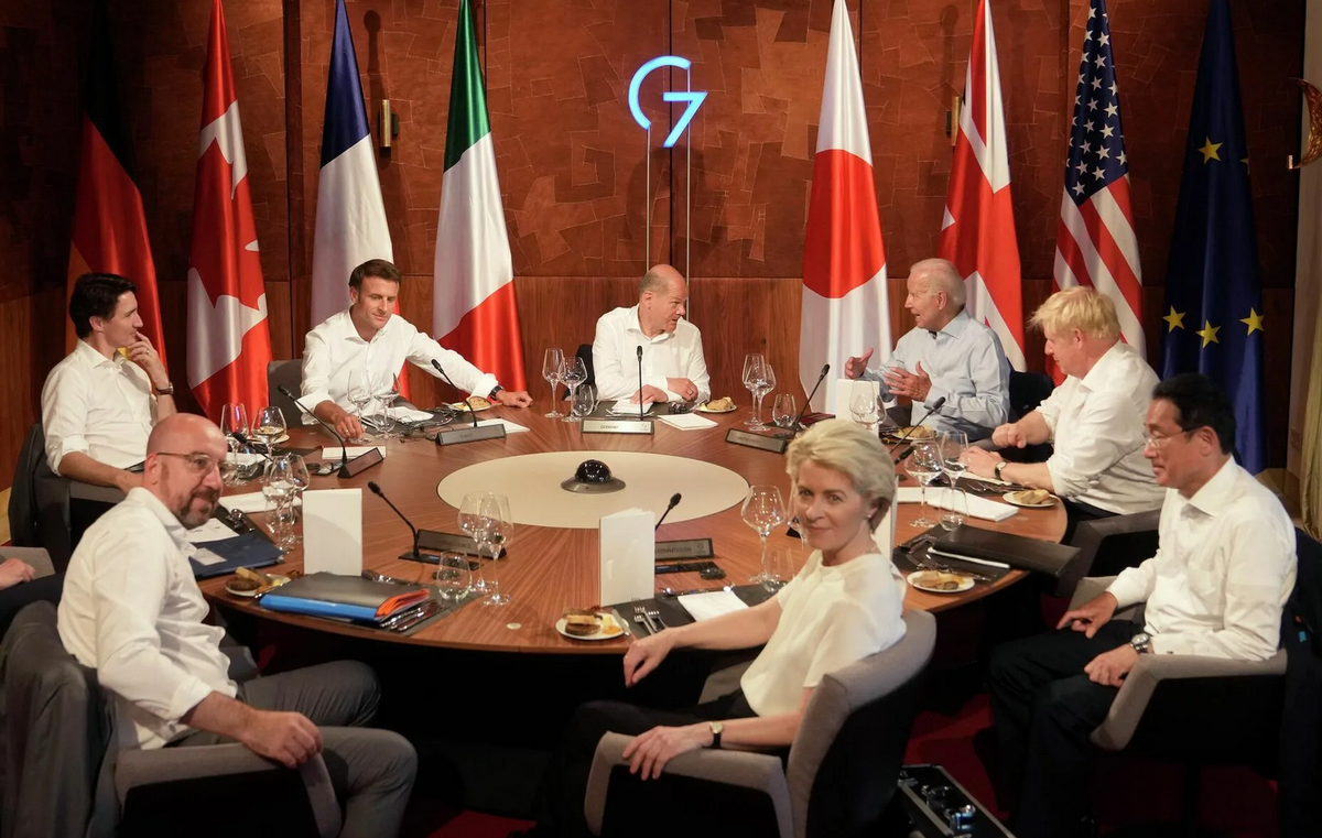 Лидеры "Большой семерки" на саммите G7 в Германии (© AP Photo / Markus Schreiber, Pool)