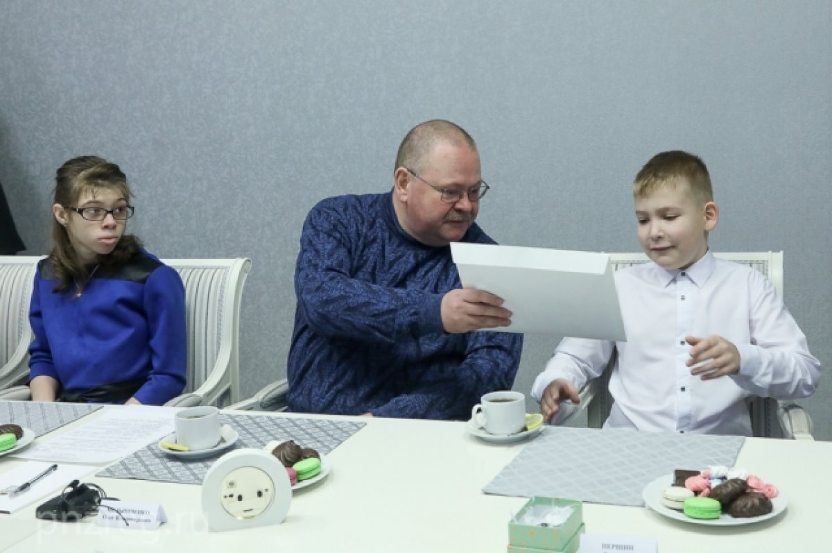    Часы, гитары, кигуруми. Какие мечты юных пензенцев исполнили чиновники