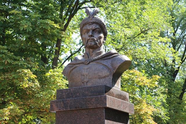 Памятник Богдану Хмельницкому