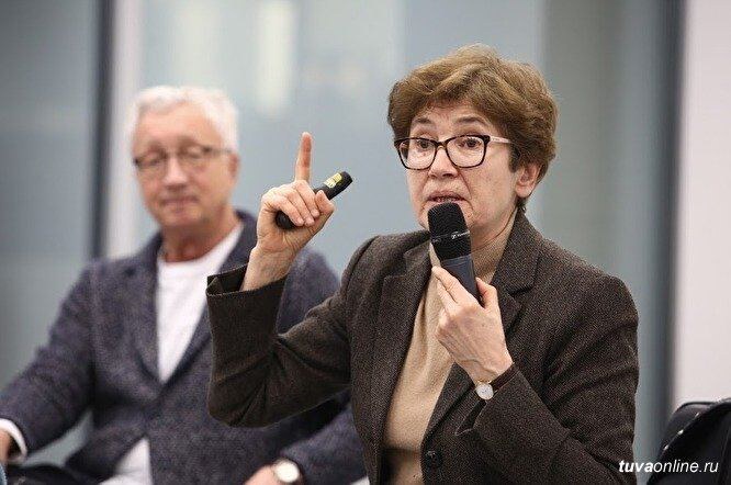 Следите за тем как развивается ситуация в экономике в режиме реального времени в телеграм канале Натальи Зубаревич