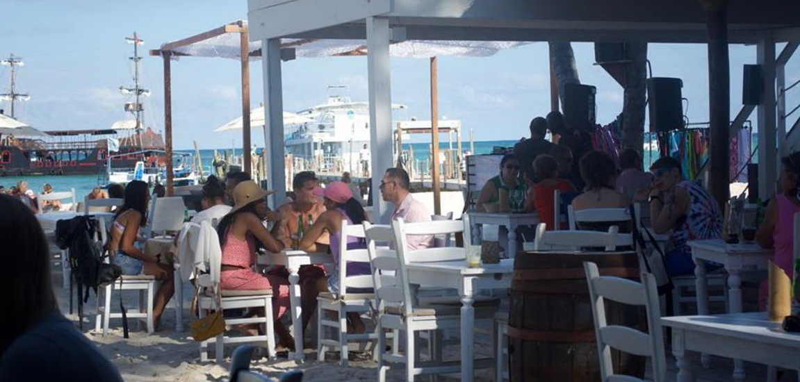 Днём в Huracancafe Punta Cana