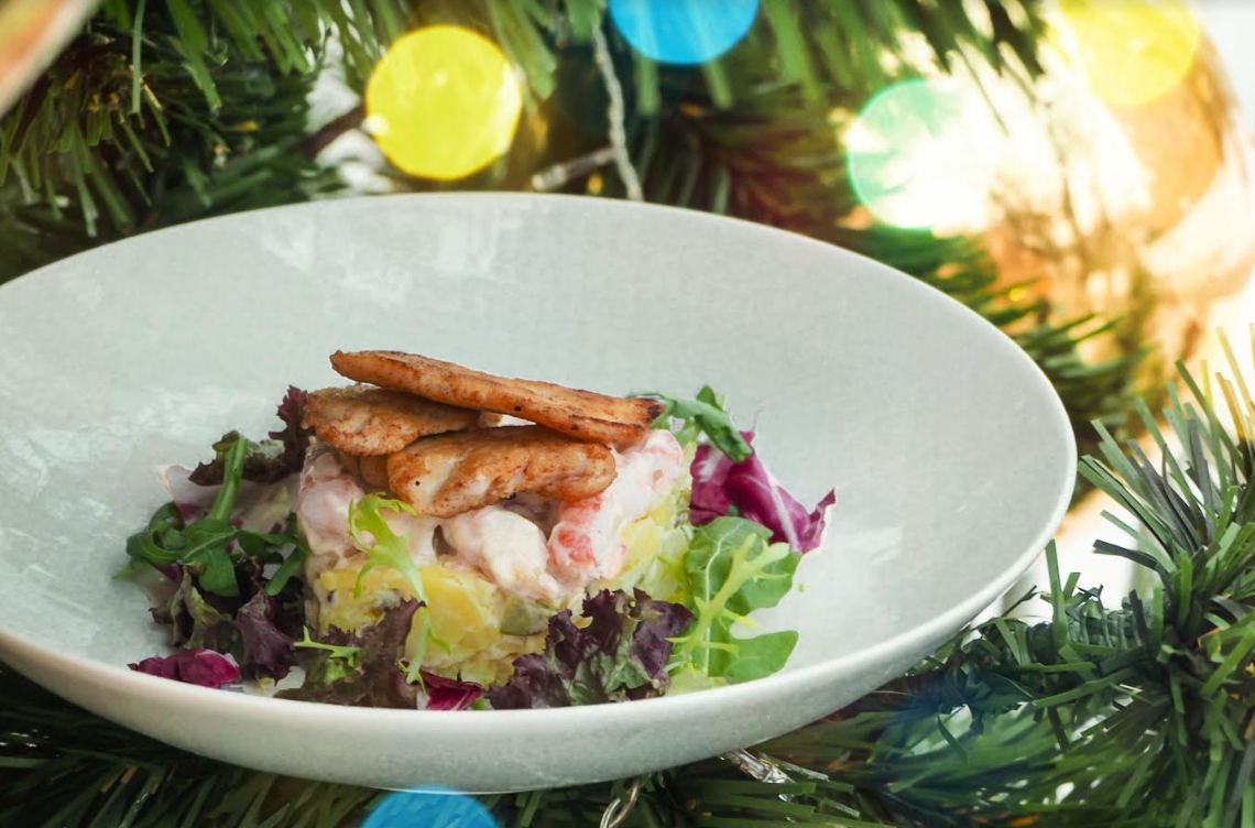    Оливье с раковыми шейками