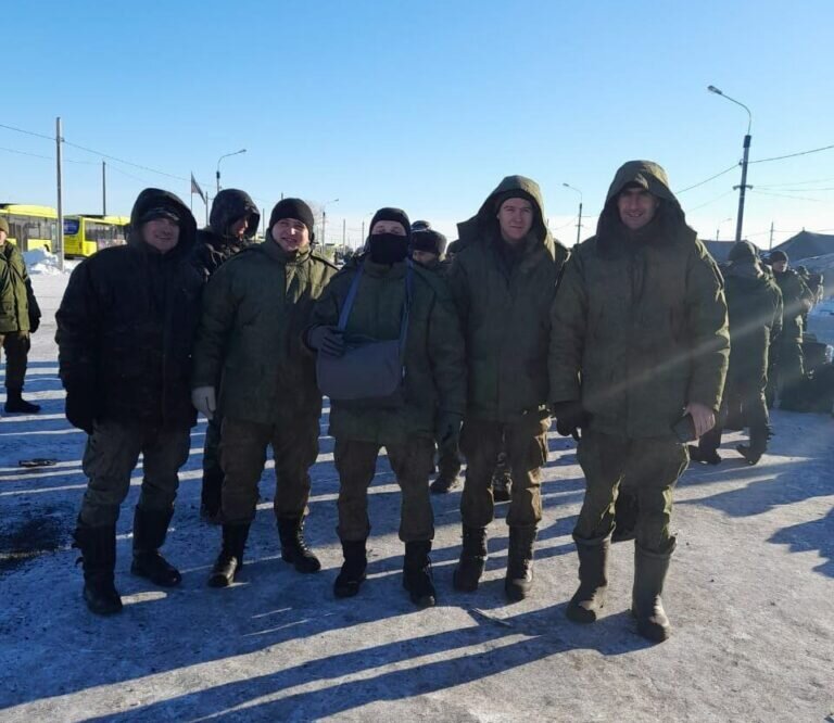    Жители Первомайского района после боевого слаживания отправились в зону СВО Белов Михаил Александрович