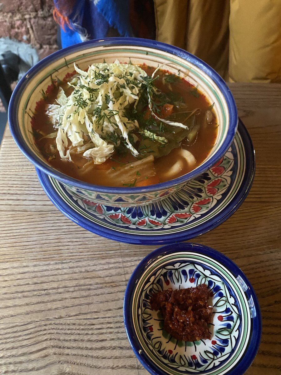 Лагман Уйгурский - если у вас похмельице берите его, бульон супер и отлично подойдет чтобы снять часть симптомов ) Аджика в блюдце острая, так что не налегайте)