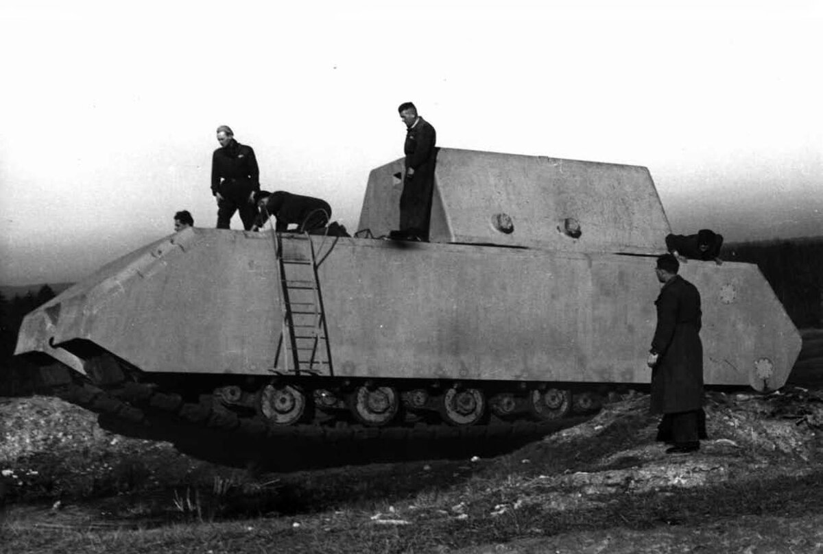 Маус большой и тяжёлый танк, венец танкостроения третьего рейха.-2